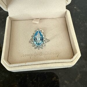 VINTAGE ONE-OF-A-KIND 18 K HGE CRYSTAL BLUE Halo Pear Cut LUXURY BOUTIQUE RING 7